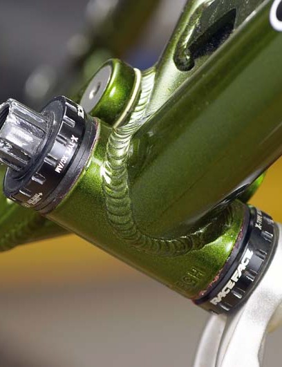 Les BB externes X-Type sont également compatibles avec les manivelles Shimano Hollowtech II