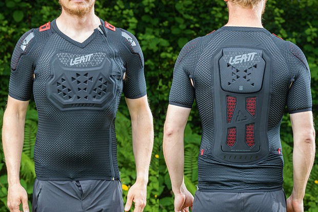 Gilet pare-balles Leatt Body Tee AirFlex Stealth pour les vététistes