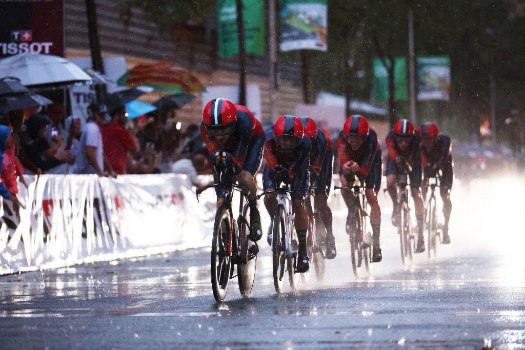 Ineos Grenadiers became the first team to lose a rider at the Vuelta a España in 2023 when Laurens Des Plus crashed in the team time trial
