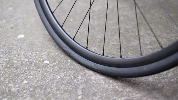 Erreurs de cyclisme débutant Vérifiez la pression de vos pneus chaque semaine pour éviter de tomber en panne