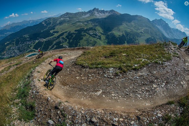 Comment survivre au VTT dans les Alpes !