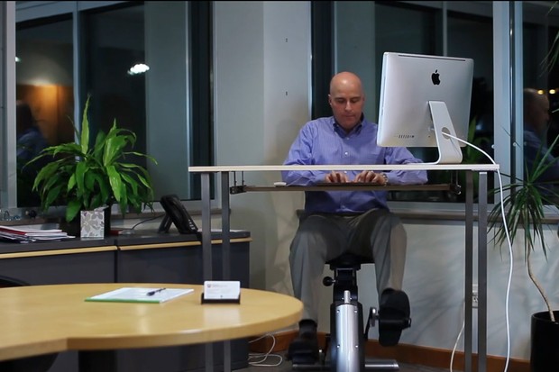 Faites du vélo pendant que vous travaillez avec l'Active Desk