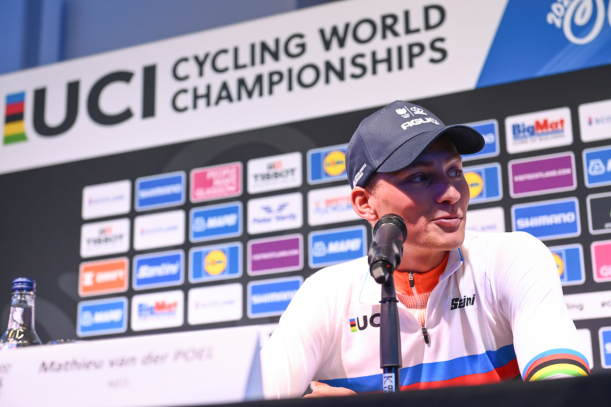 Championnats du monde sur route 2023 : Mathieu van der Poel (Pays-Bas) à la conférence de presse après avoir remporté le titre de la course sur route hommes élite