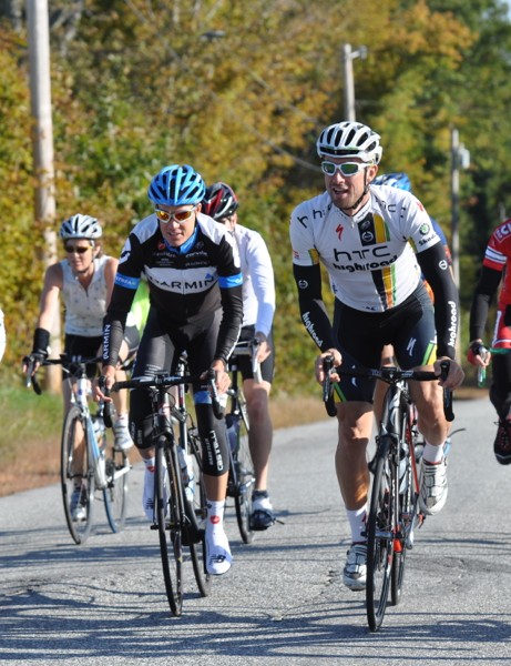 L'année dernière, Dempsey (à gauche) a été rejoint par Tom Danielson, Bernie Eisel et Levi Leipheimer, parmi d'autres grands pros
