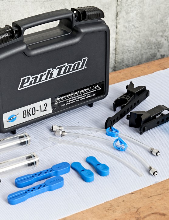 Park Tool BKD-1.2 sur une table d'atelier.