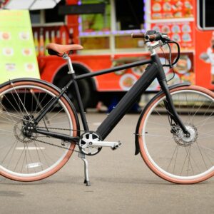 Examen du vélo électrique Priority e-Classic Plus : croisière facile et douce avec un budget limité