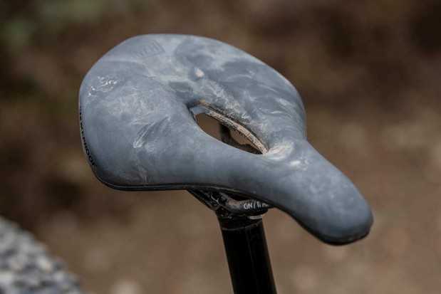 Selle Horizon de Nukeproof sur le VTT tout suspendu Nukeproof Mega 290 Alloy Pro