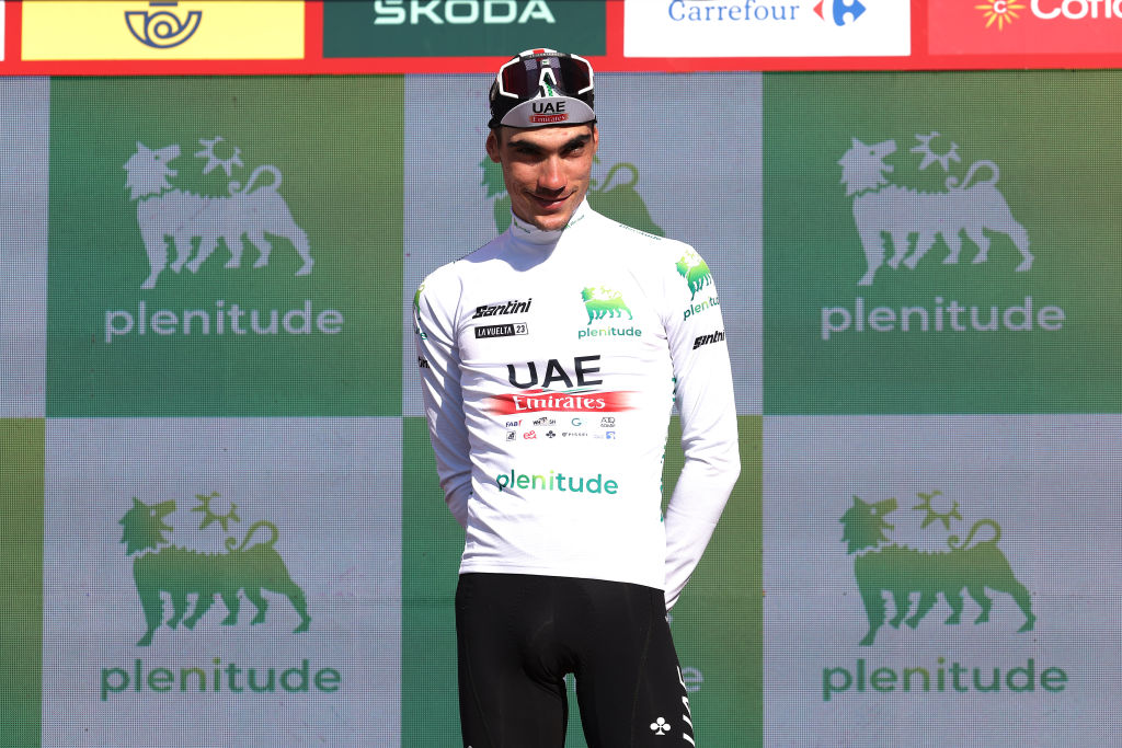 Juan Ayuso est dans le blanc du meilleur jeune de la Vuelta mais vise une victoire d'étape et un podium à Madrid