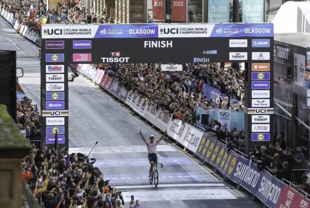 Mathieu van der Poel won the men