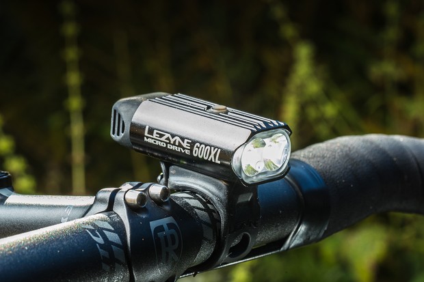 Éclairage avant Lezyne Micro Drive 600XL pour le cyclisme sur route