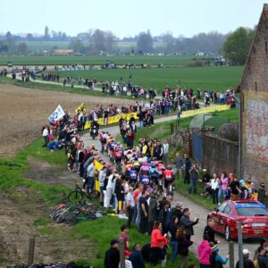 Paris-Roubaix 2023: the race tackles a sector of pave