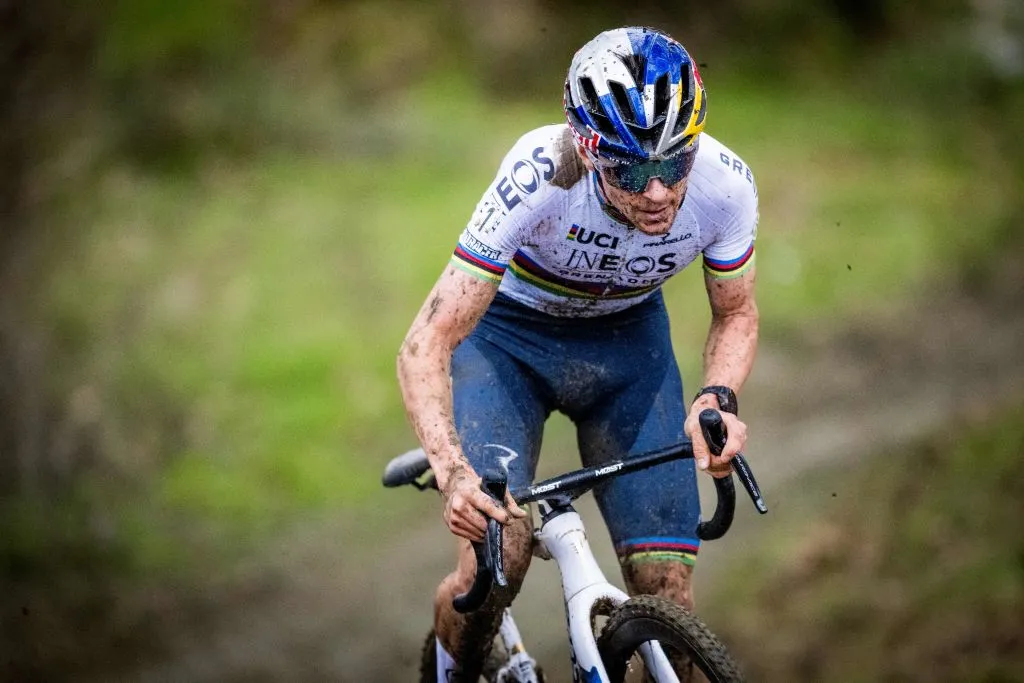 Le britannique Thomas Tom Pidcock photographié en action lors de la course d'élite masculine de l'épreuve cycliste de cyclocross « GP Sven Nys », le dimanche 01 janvier 2023 à Baal, la troisième étape de la compétition X2O Badkamers « Trofee Veldrijden ».