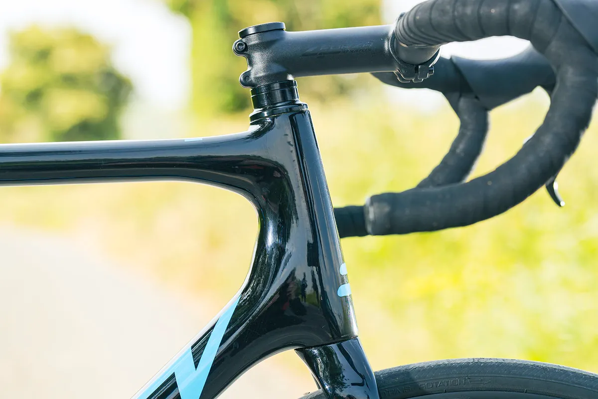 Vélo de route Ridley Helium Disc SRAM Rival eTap AXS