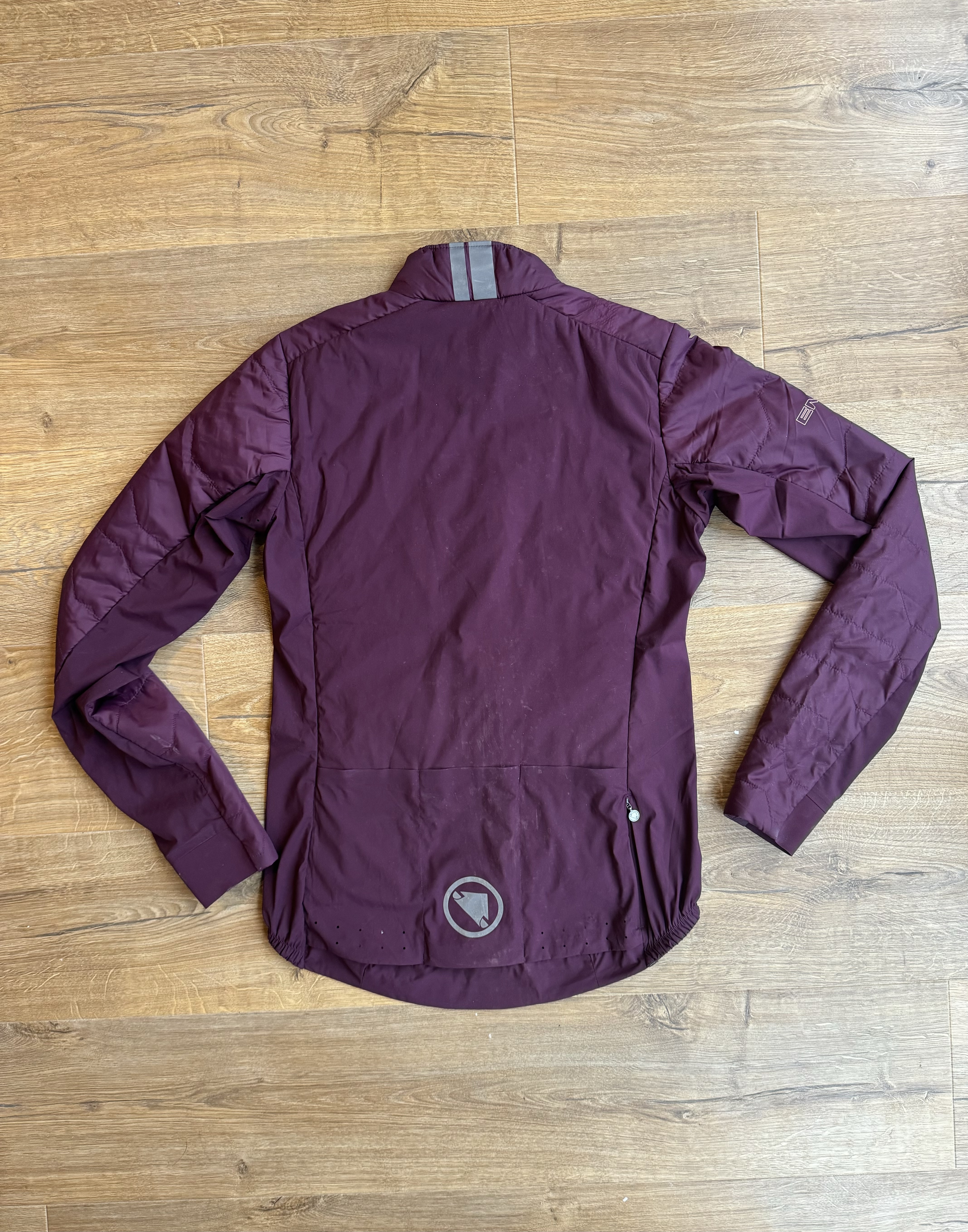 Veste Flay Lay Endura bordeaux vue de l'envers