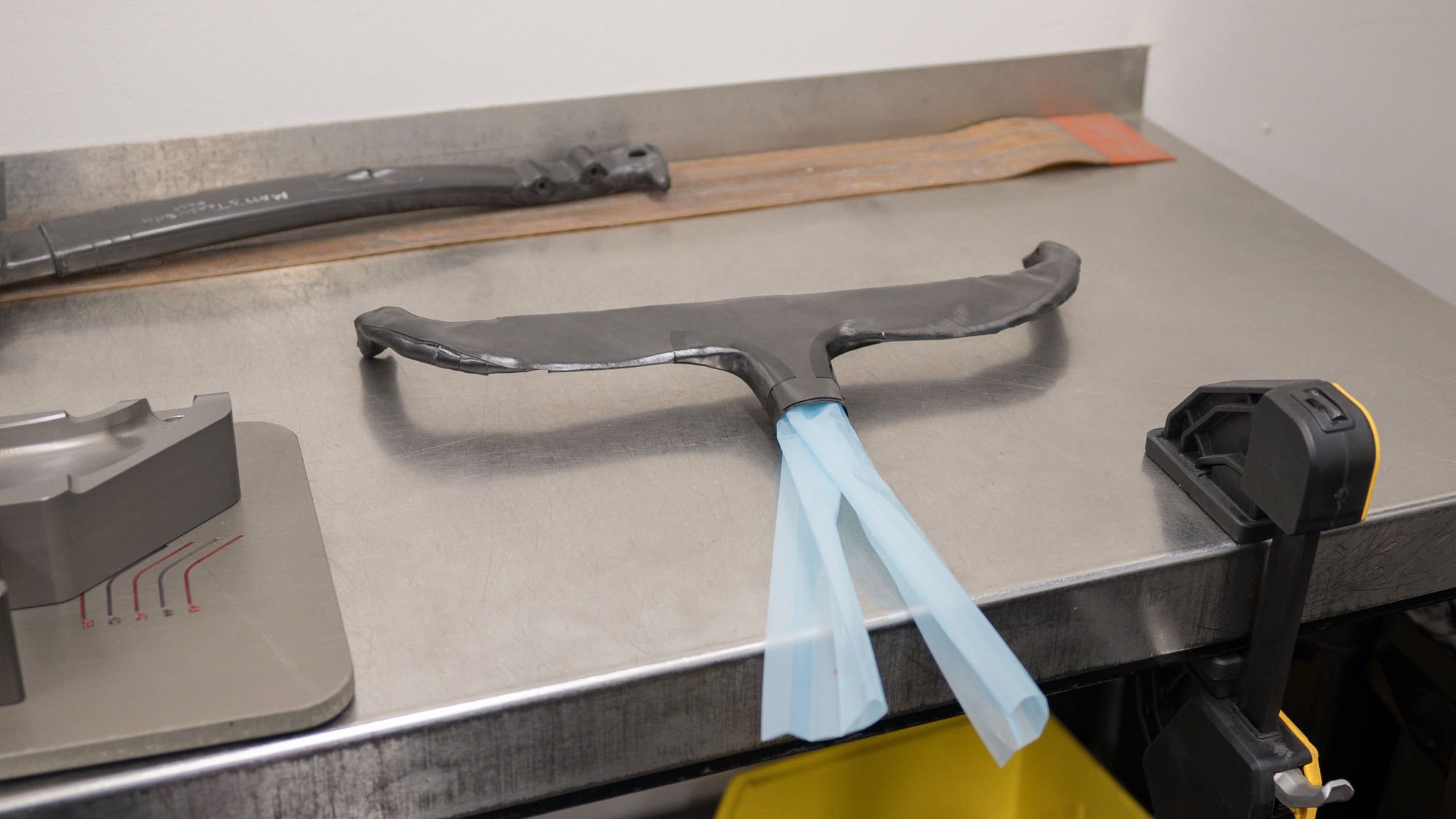La section centrale du guidon monobloc prête pour le moule
