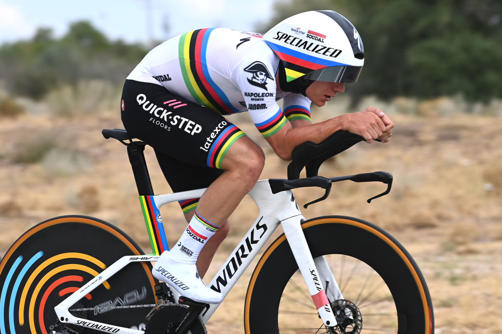 VALLADOLID ESPAGNE 05 SEPTEMBRE Remco Evenepoel de Belgique et Team Soudal Quick Step sprintent lors du 78e Tour d'Espagne 2023 Étape 10, une étape de contre-la-montre individuel de 258 km de Valladolid à Valladolid UCIWT le 05 septembre 2023 à Valladolid Espagne Photo de Tim de WaeleGetty Images