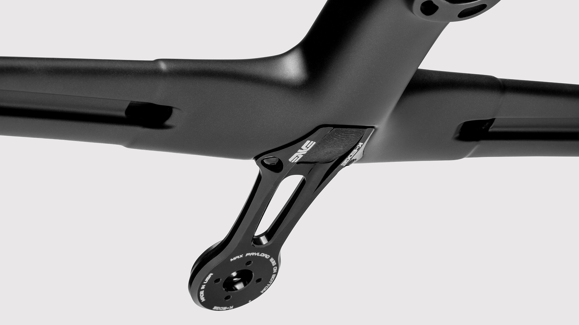 Détail du montage extérieur du guidon monobloc Enve SES AR