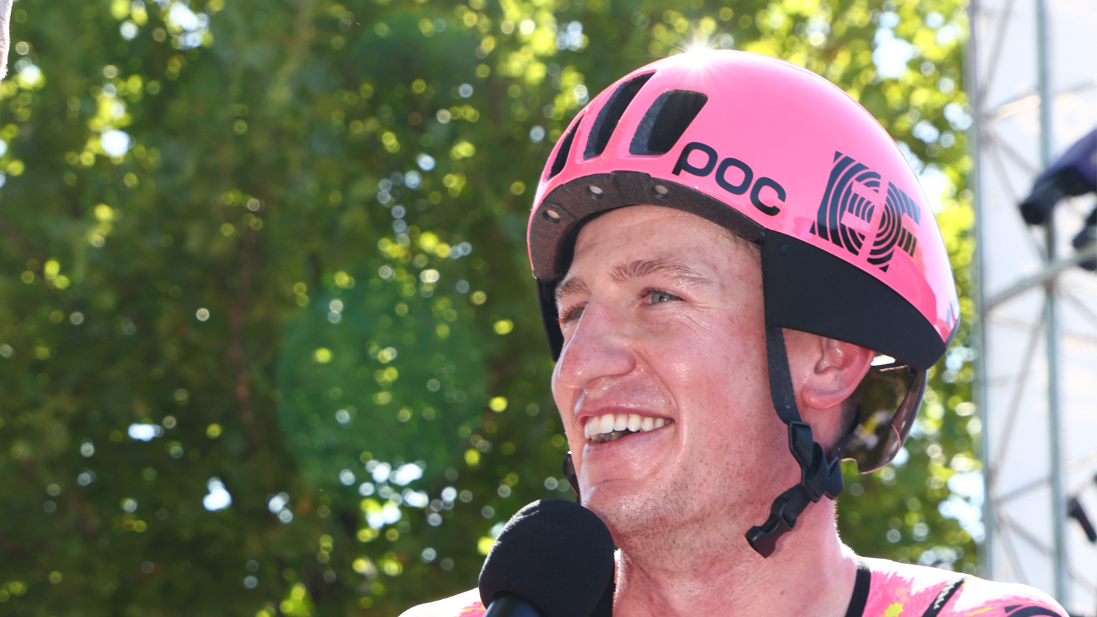 Harry Sweeney porte un nouveau casque POC
