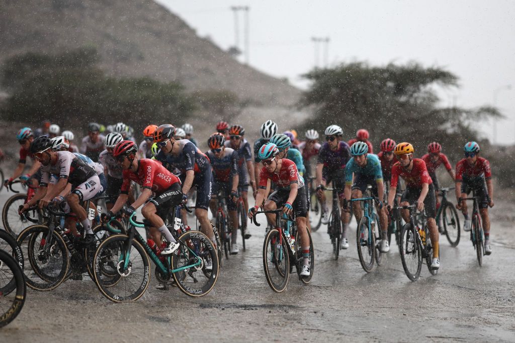 Downpour fell on the peloton on Tour of Oman stage 2