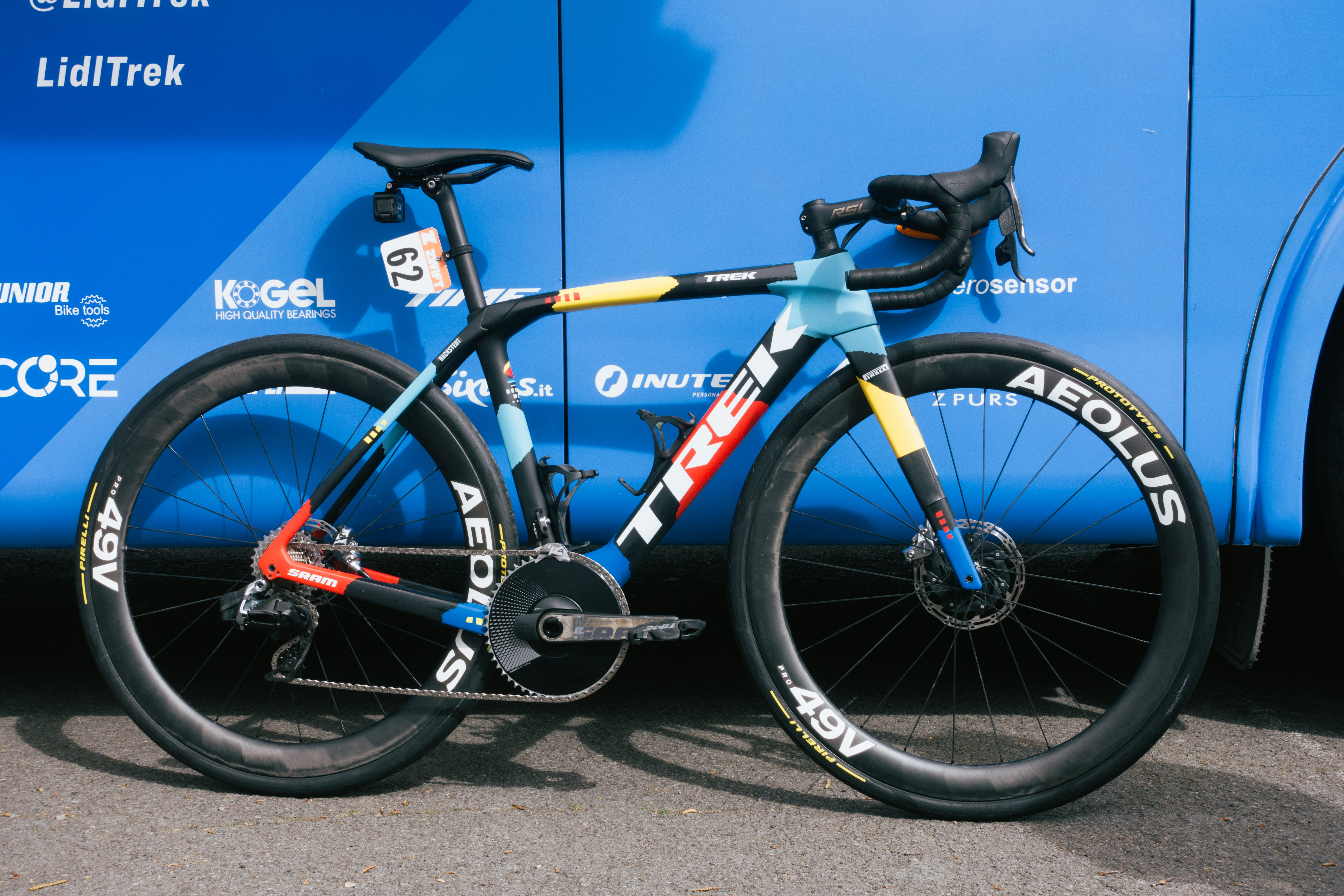 Galerie tech féminine Paris Roubaix