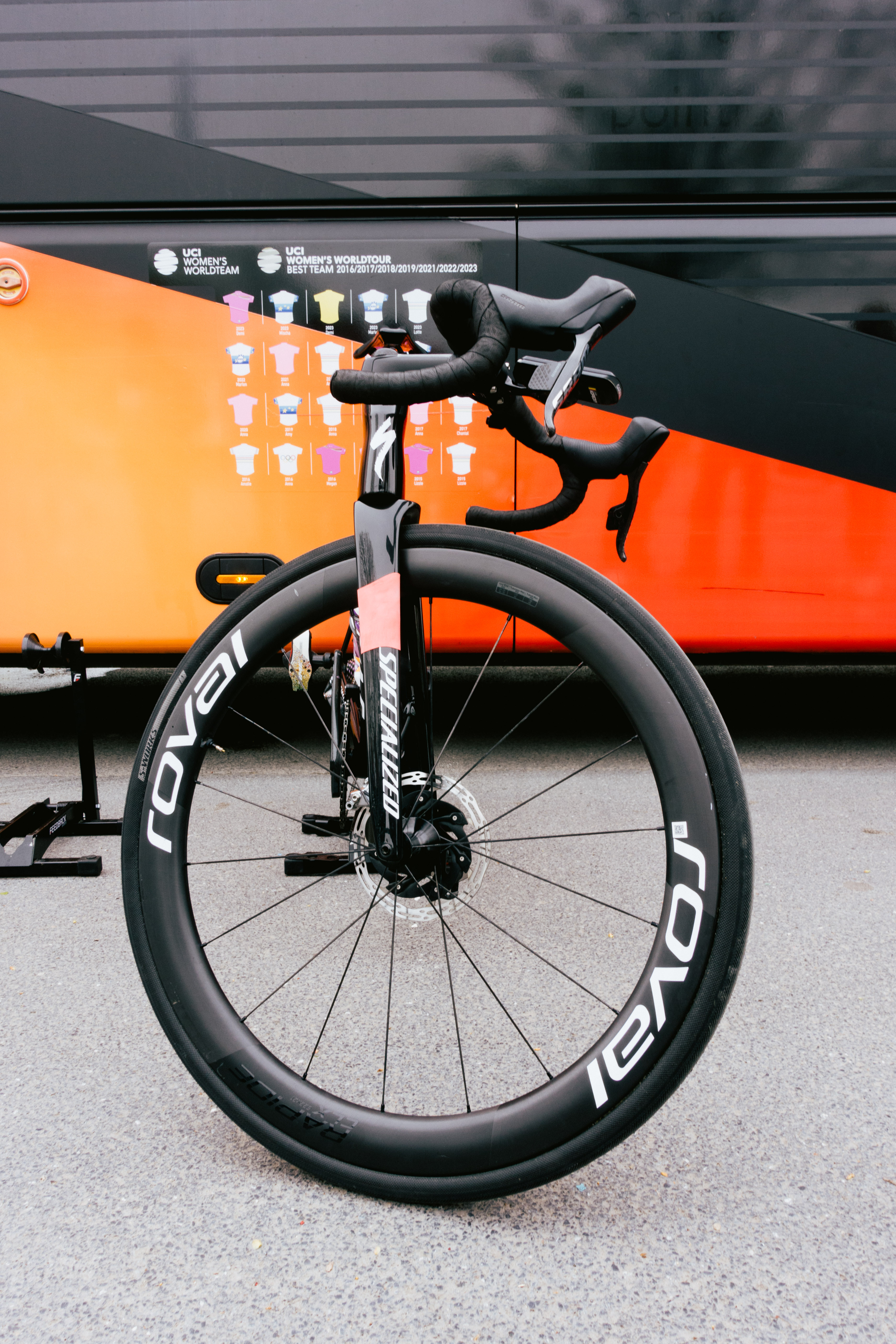 Galerie tech féminine Paris Roubaix