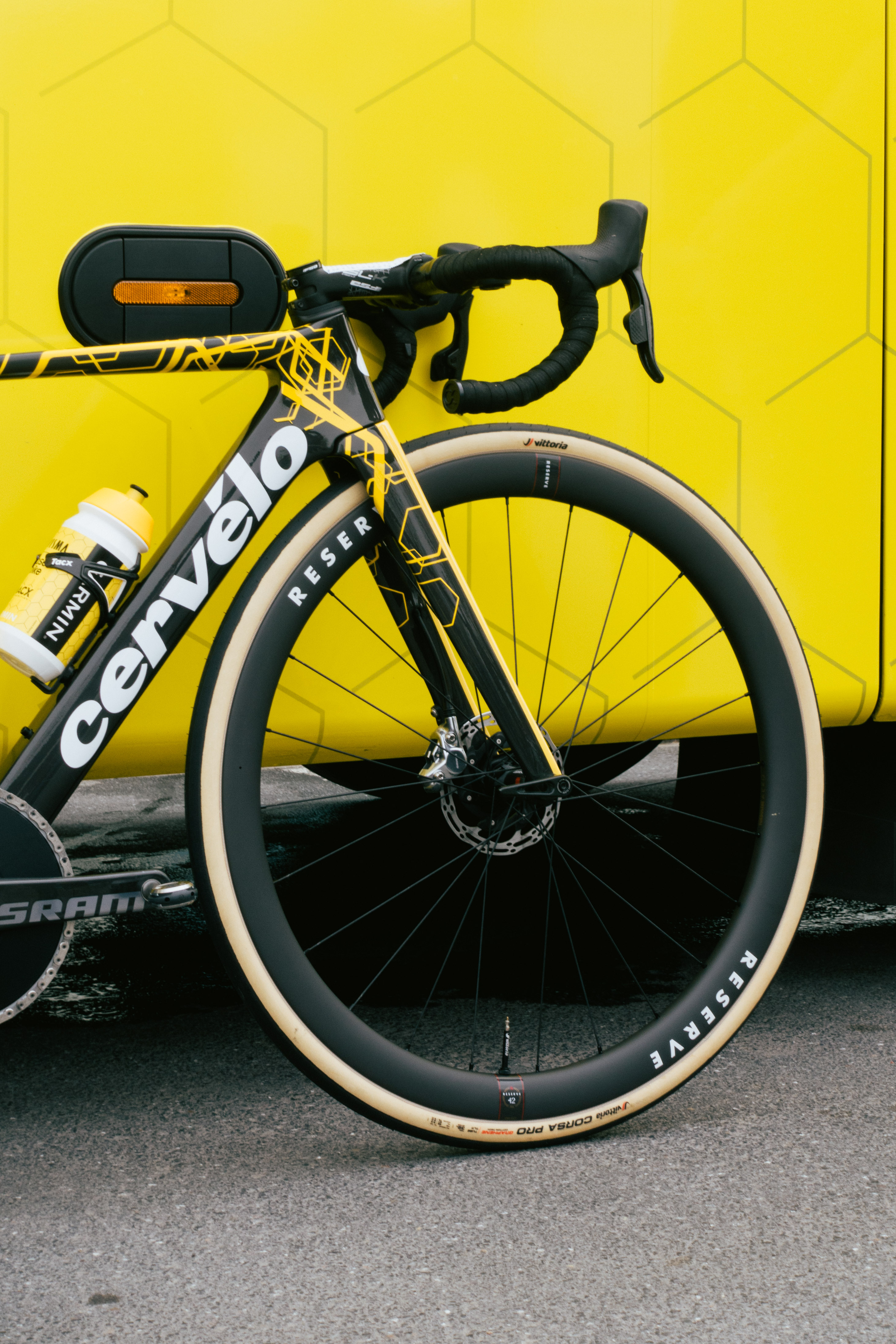 Galerie tech féminine Paris Roubaix