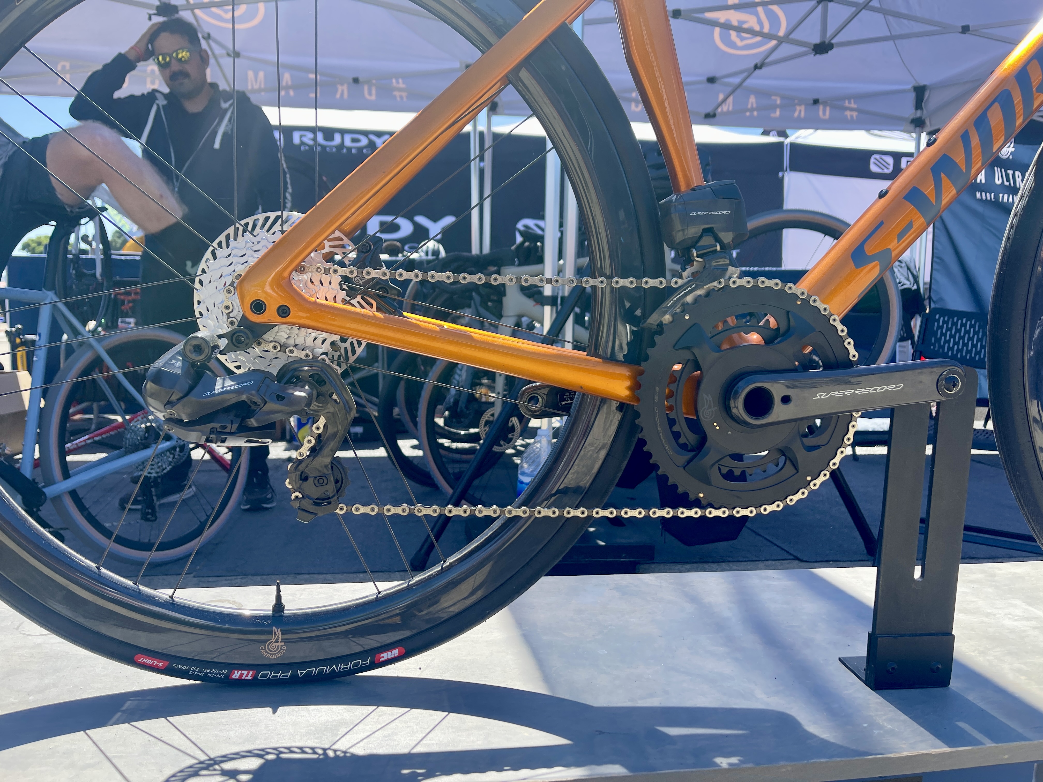 Technologie Sea Otter Classic à partir de 2024https://www.Le Dérailleur.com/news/campagnolo-launches-the-hppm-chainset-its-first-ever-power-meter/