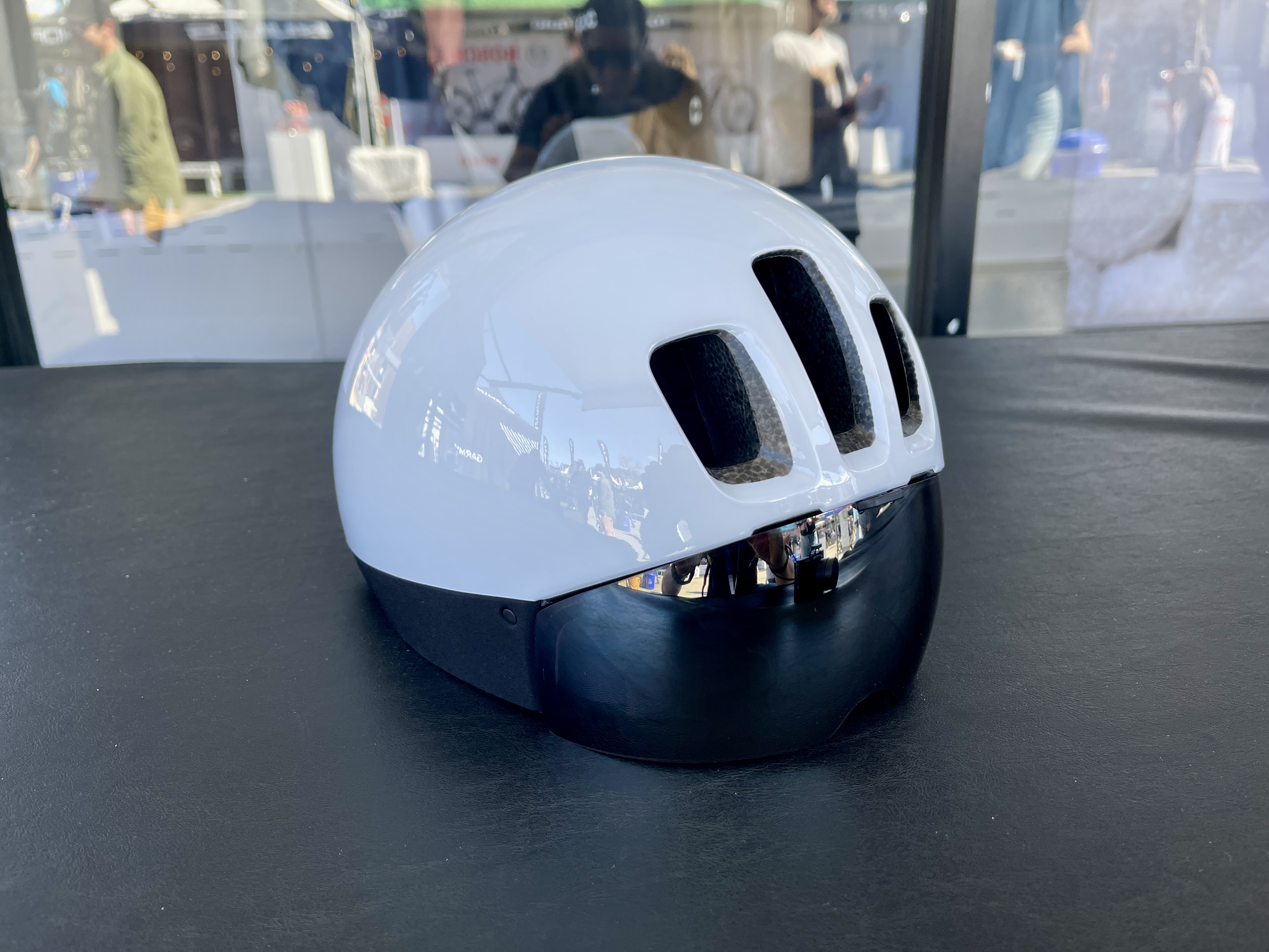 Technologie Sea Otter Classic de 2024https://www.Le Dérailleur.com/news/helmet-visors-are-back-pocs-new-procen-air-is-a-lot-faster-than-its-other-road-helmets -et-ça-vous-aide-à-mieux-entendre-aussi/