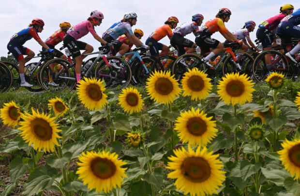 The peloton during the Tour de France Femmes