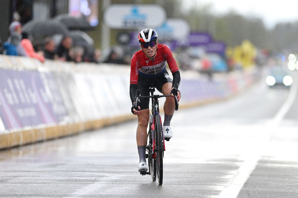 Tour des Flandres 2024 : Demi Vollering termine la course à la huitième place