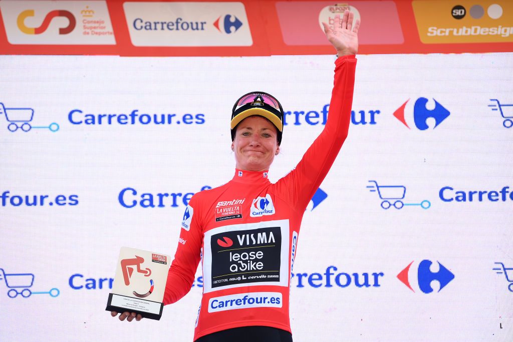 Marianne Vos wears the overall leader
