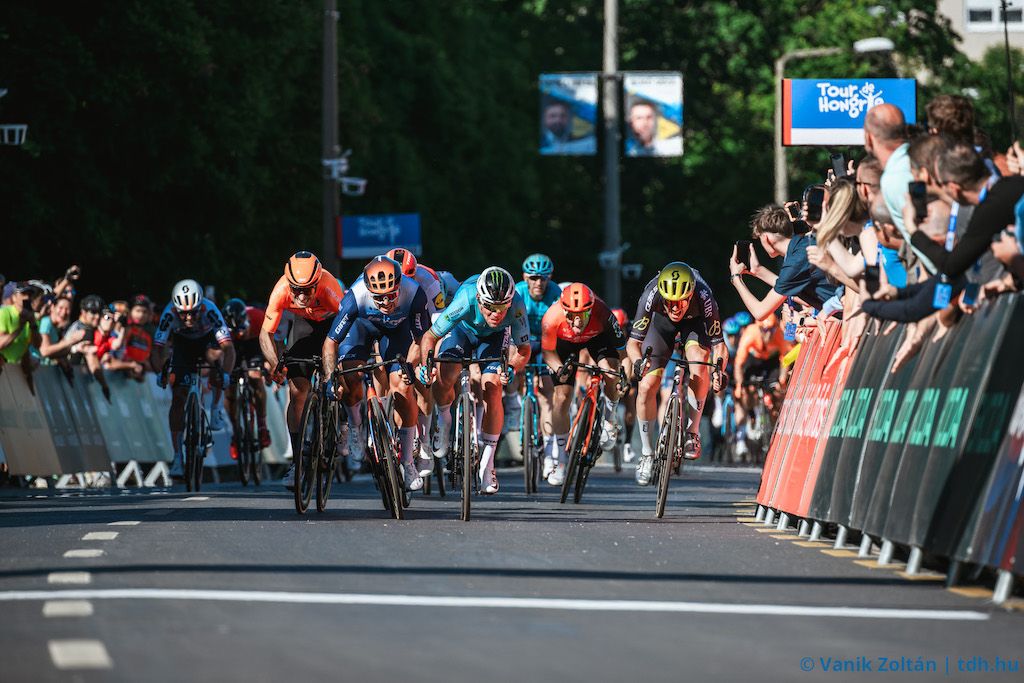 The stage 2 sprint at Tour de Hongrie, with Dylan Groenewegen (Jayco-AlUla) closing on winner Mark Cavendish (Astana-Qazaqstan)