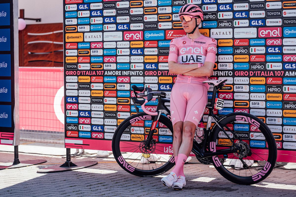 Picture by Zac Williams/SWpix.com - 19/05/2024 - Cycling - 2024 Giro d