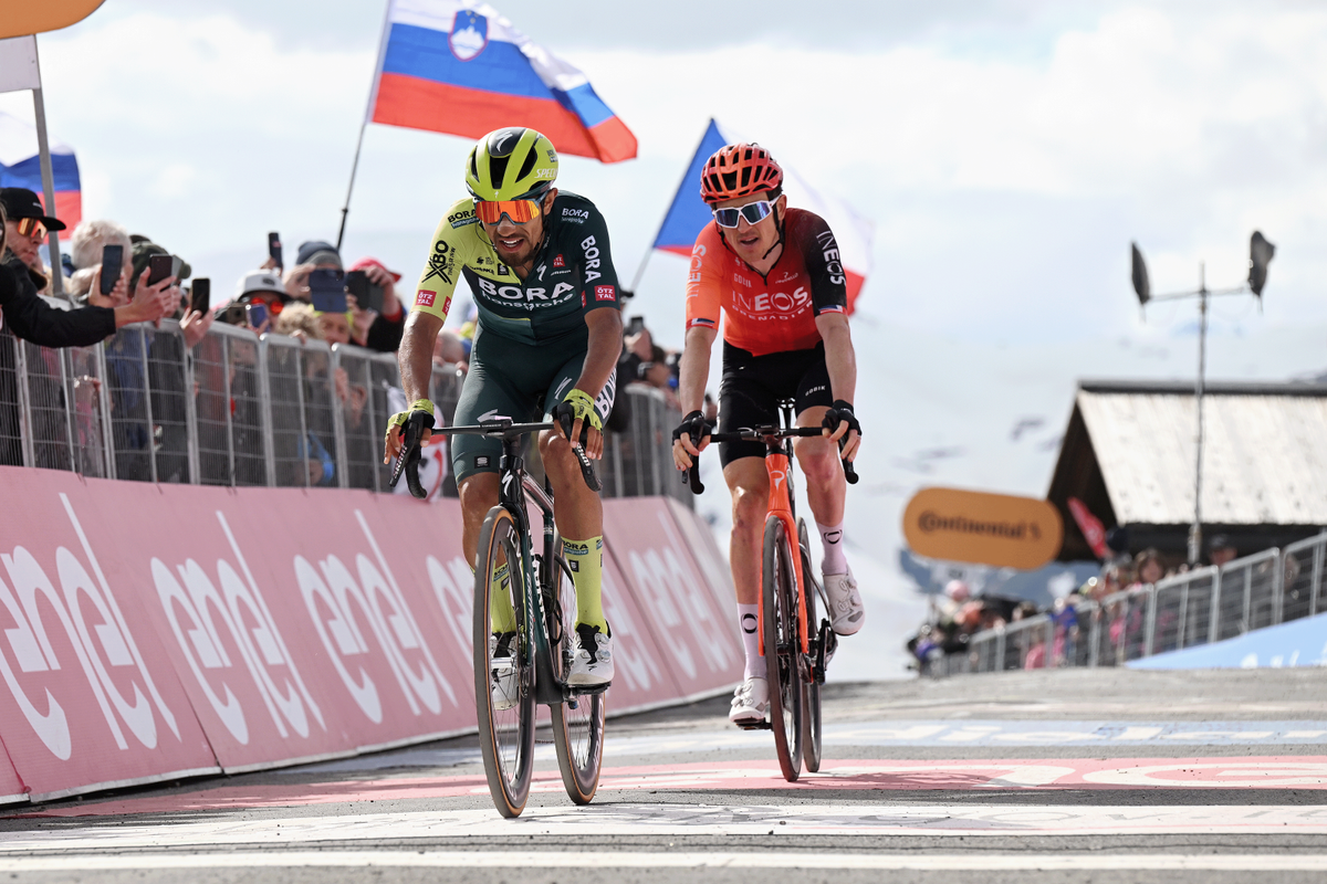 Dani Martinez and Geraint Thomas finish stage 15 of the Giro d