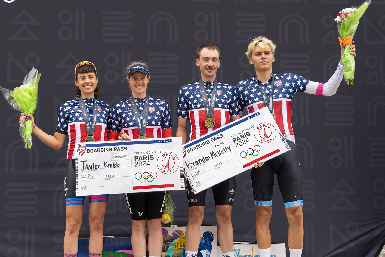 Quatre champions nationaux ont été couronnés en contre-la-montre, mais seuls les deux champions d'élite ont décroché leur billet pour Paris 2024 : Taylor Knibb (deuxième à gauche) et Brandon McNulty (troisième à gauche).