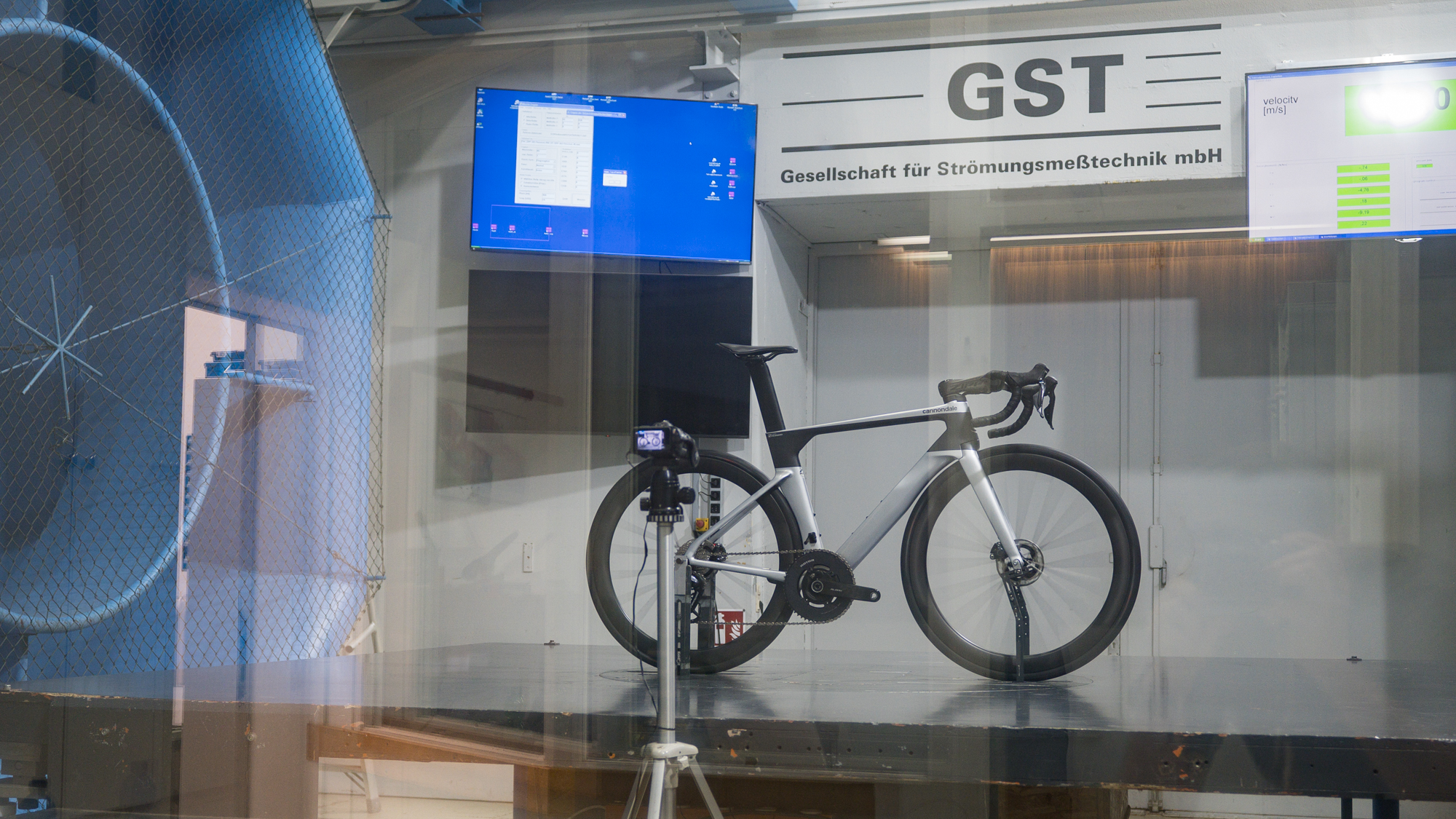 Chassez les roues du Sub50 dans la soufflerie