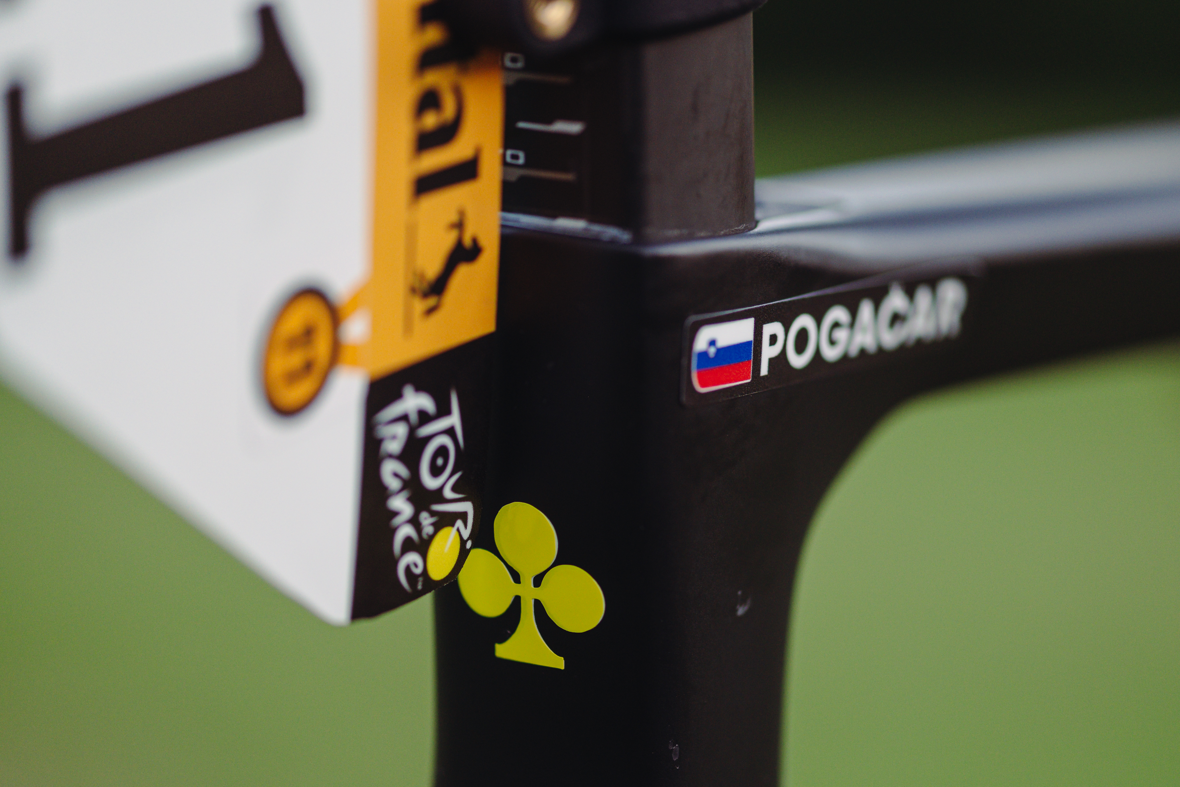 Le Colnago V4RS jaune 2024 de Tadej Pogacar