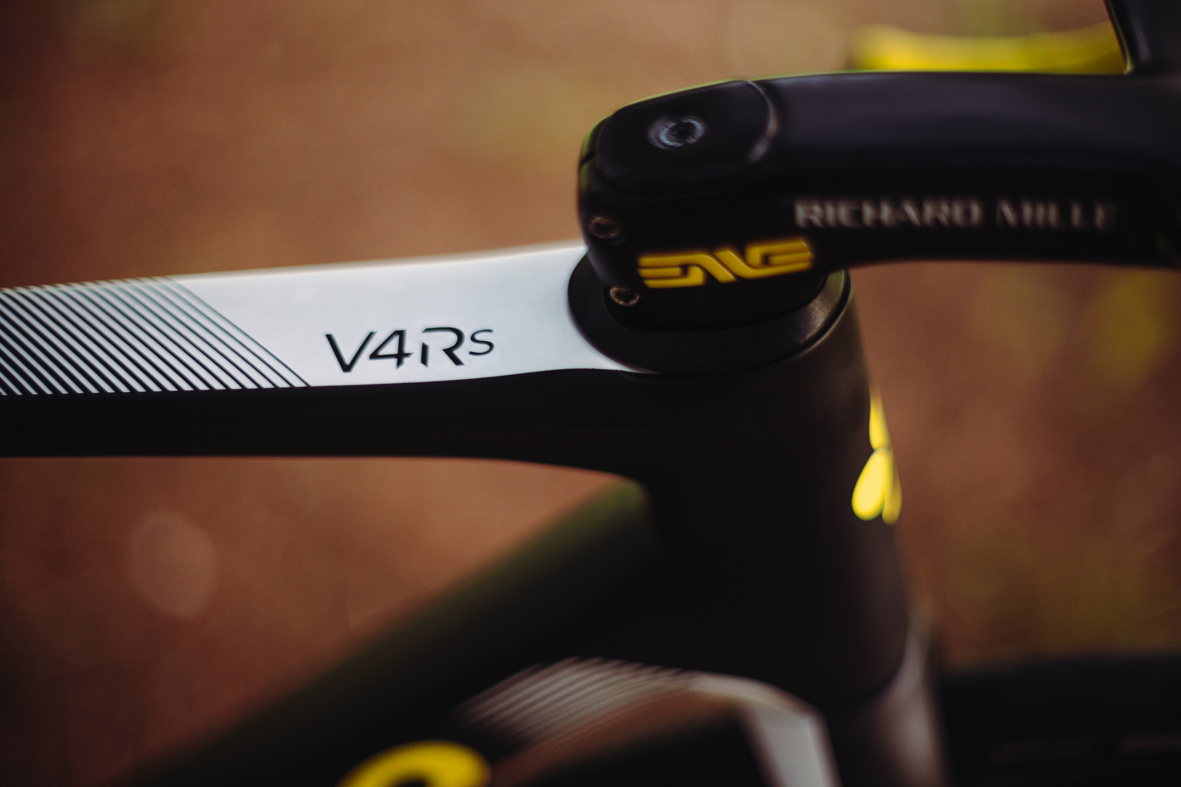 Le Colnago V4RS jaune 2024 de Tadej Pogacar