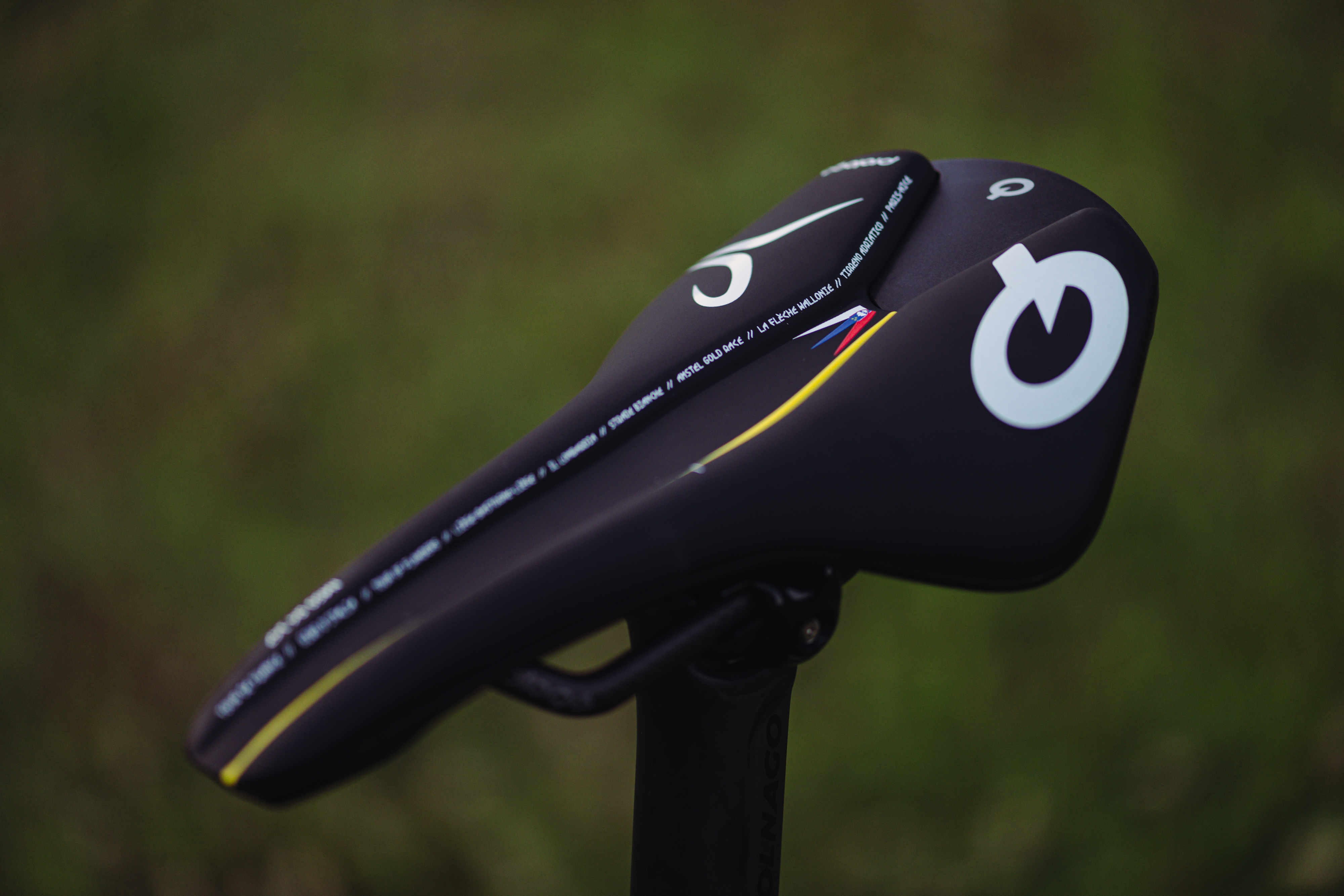 Le Colnago V4RS jaune 2024 de Tadej Pogacar