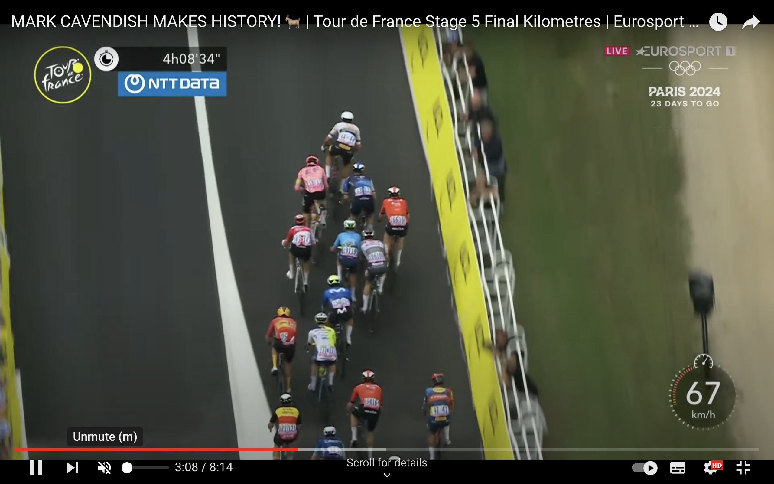 Captures d'écran du dernier kilomètre de l'étape 5 lorsque Mark Cavendish a remporté sa 35e victoire d'étape du Tour de France, un record
