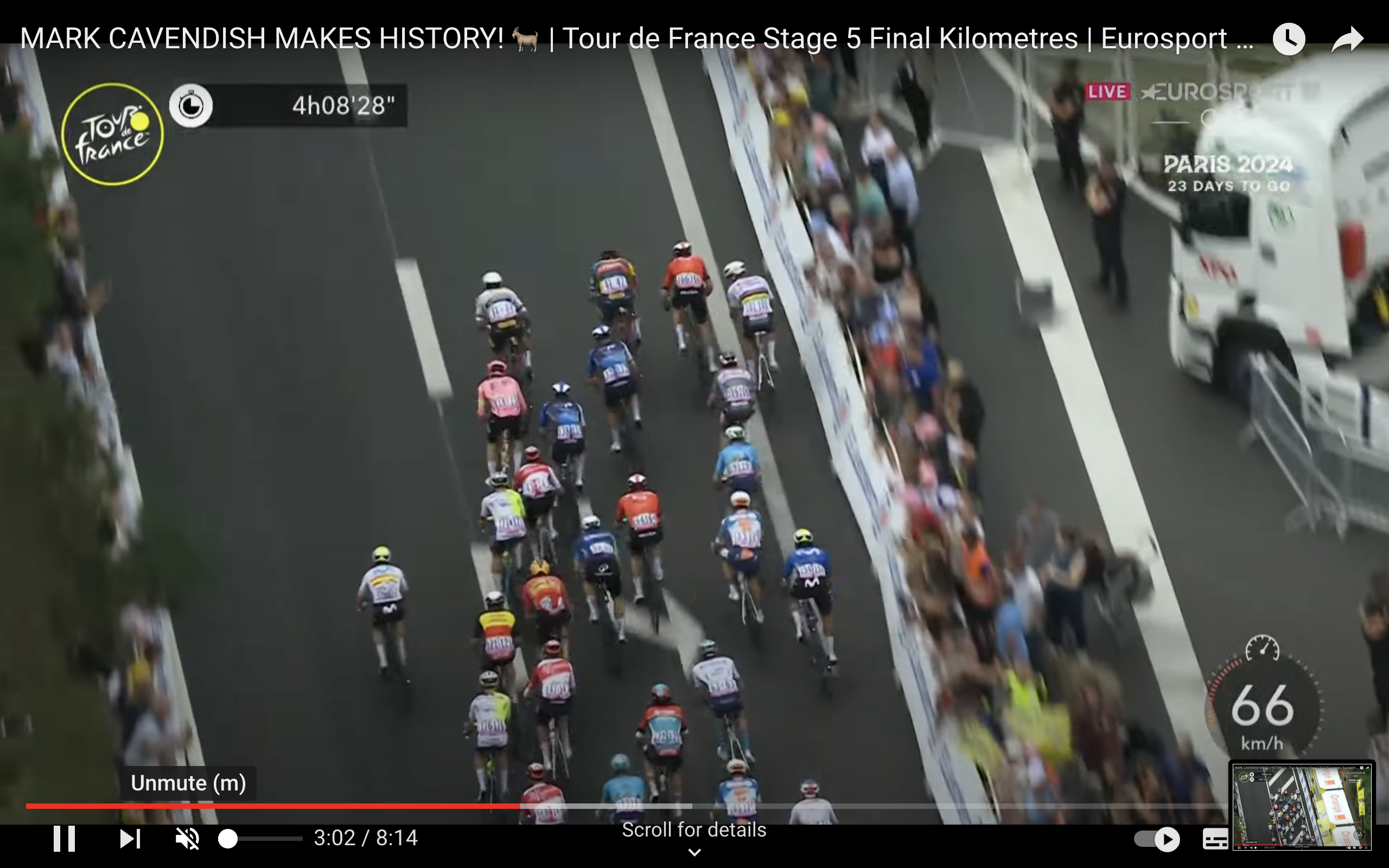 Captures d'écran du dernier kilomètre de l'étape 5 lorsque Mark Cavendish a remporté sa 35e victoire d'étape du Tour de France, un record