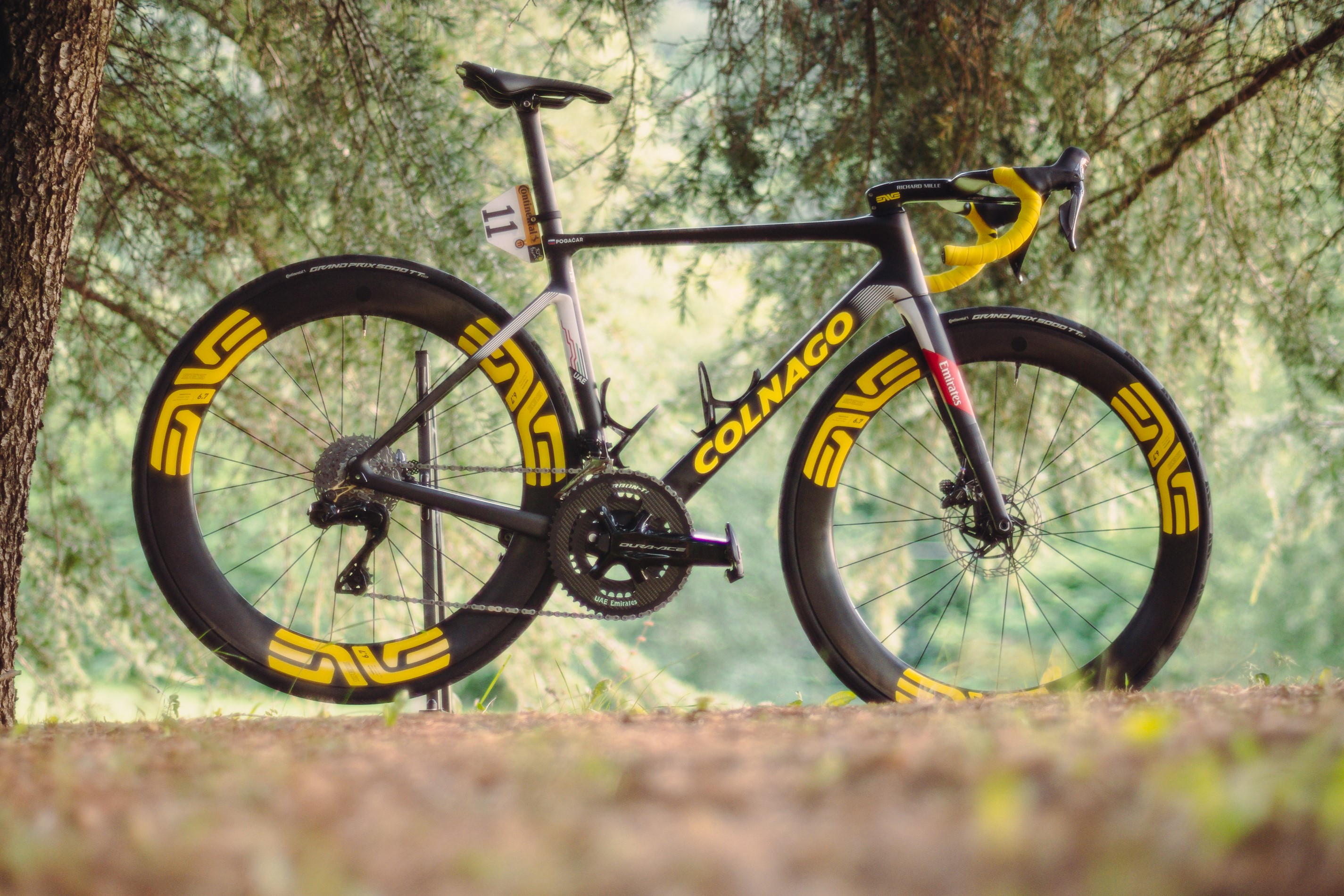 Le Colnago V4RS jaune 2024 de Tadej Pogacar