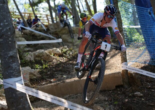 Tom Pidcock leads Great Britain into the men