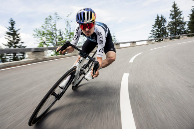 Thomas Pidcock performs during Sound of Tarmac in Berchtesgaden, Germany on June 3, 2025