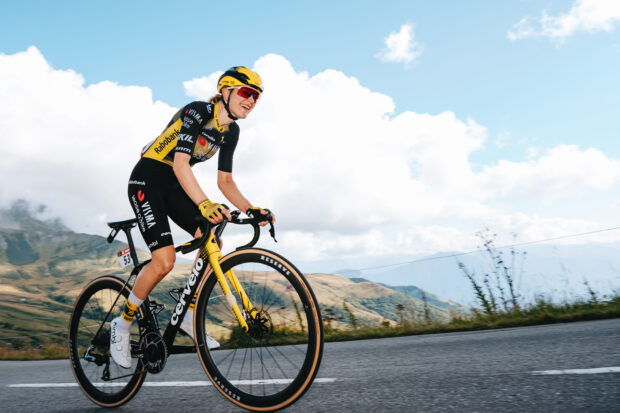 Cervelo R5 being ridden up hill in the Tour de France Femmes in 2025