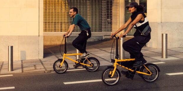 Ce mini vélo électrique ultra-compact risque bien de vous séduire