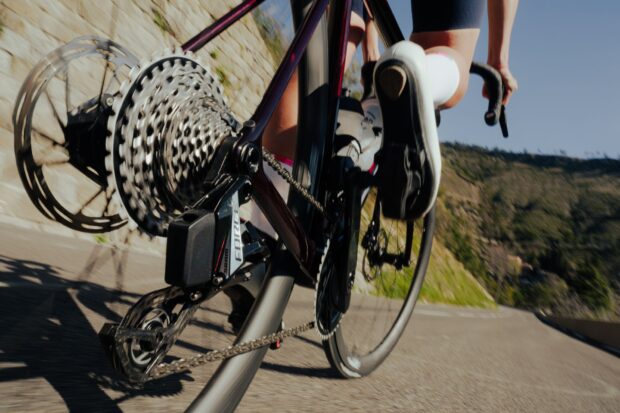 "L'innovation et la sécurité ne sont pas des forces opposées" : SRAM salue l'arrêt de l'UCI sur les restrictions de matériel et appelle à une gouvernance meilleure et "ouverte" dans le cyclisme professionnel