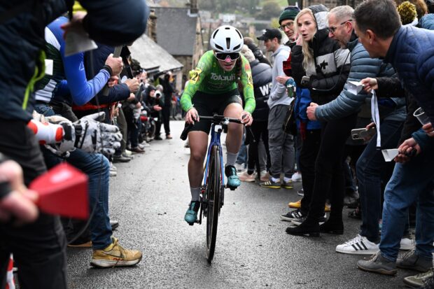 "Venez un, venez tous" - Rencontrez certaines des grimpeuses les plus rapides de Grande-Bretagne