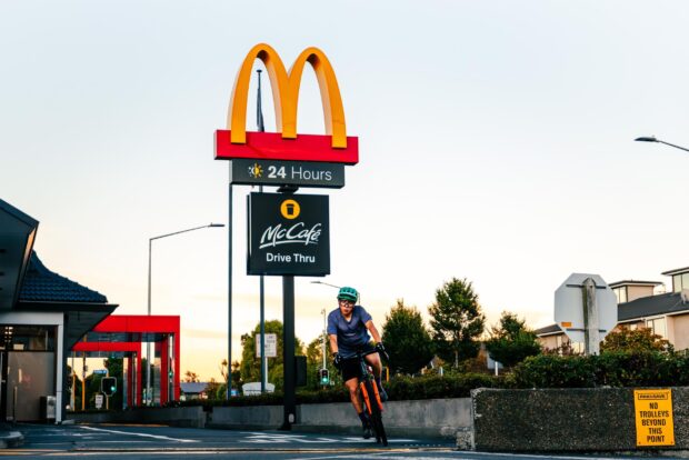 500km autour d'un McDonald's Drive-Thru : 24h de ride et sans cuissard !
