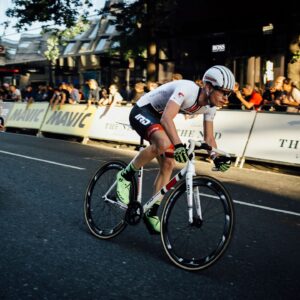 "La Nocturne est un excellent moyen de fusionner des courses de niveau élite avec des activités et des divertissements inclusifs" - James Pope, l'architecte d'un nouveau spectacle cycliste au centre de Londres, a l'ambition d'étendre ce format à d'autres villes également.